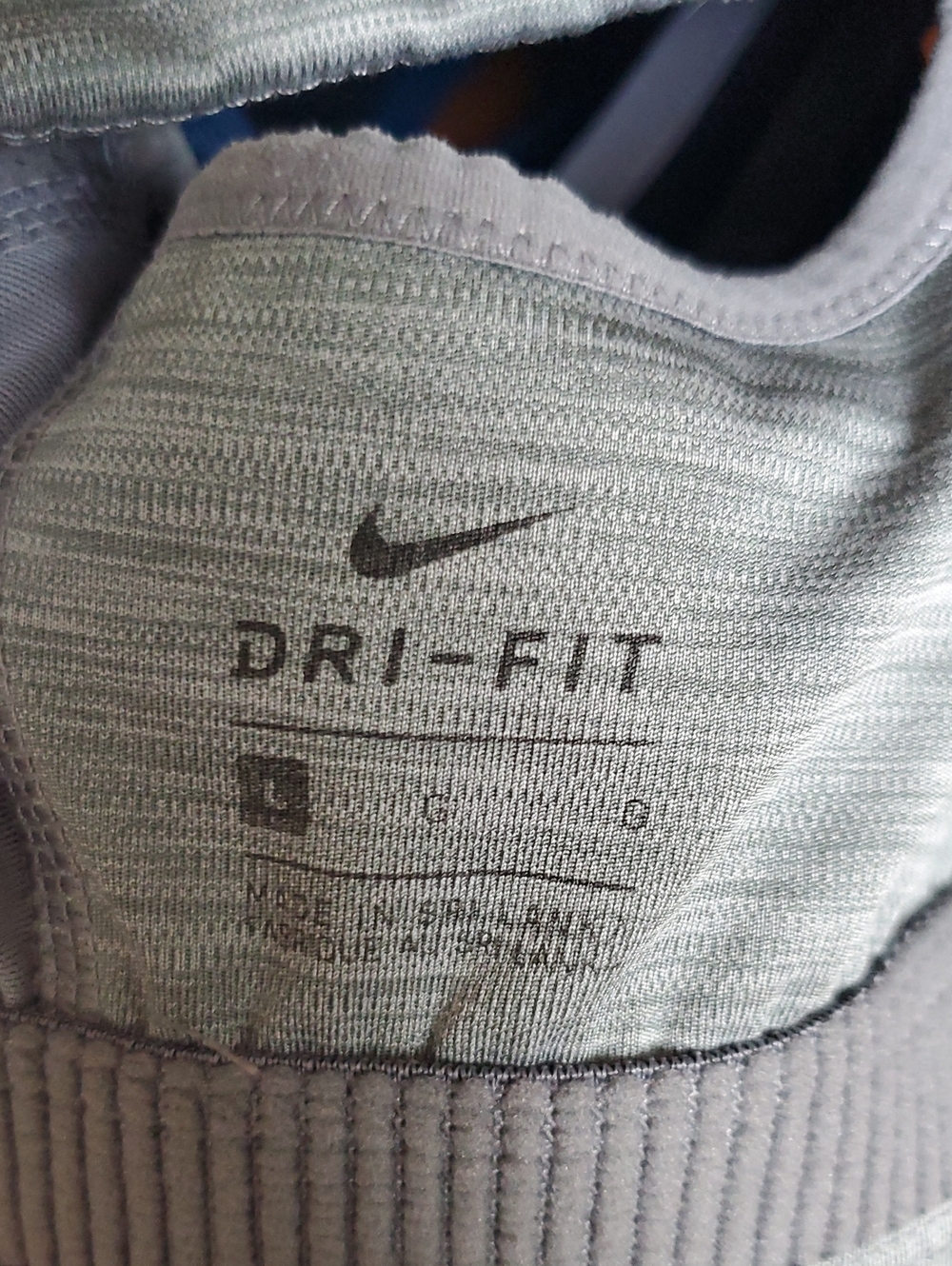 Nike Women’s Front-Zip Sports Bras - Picture 8 of 10